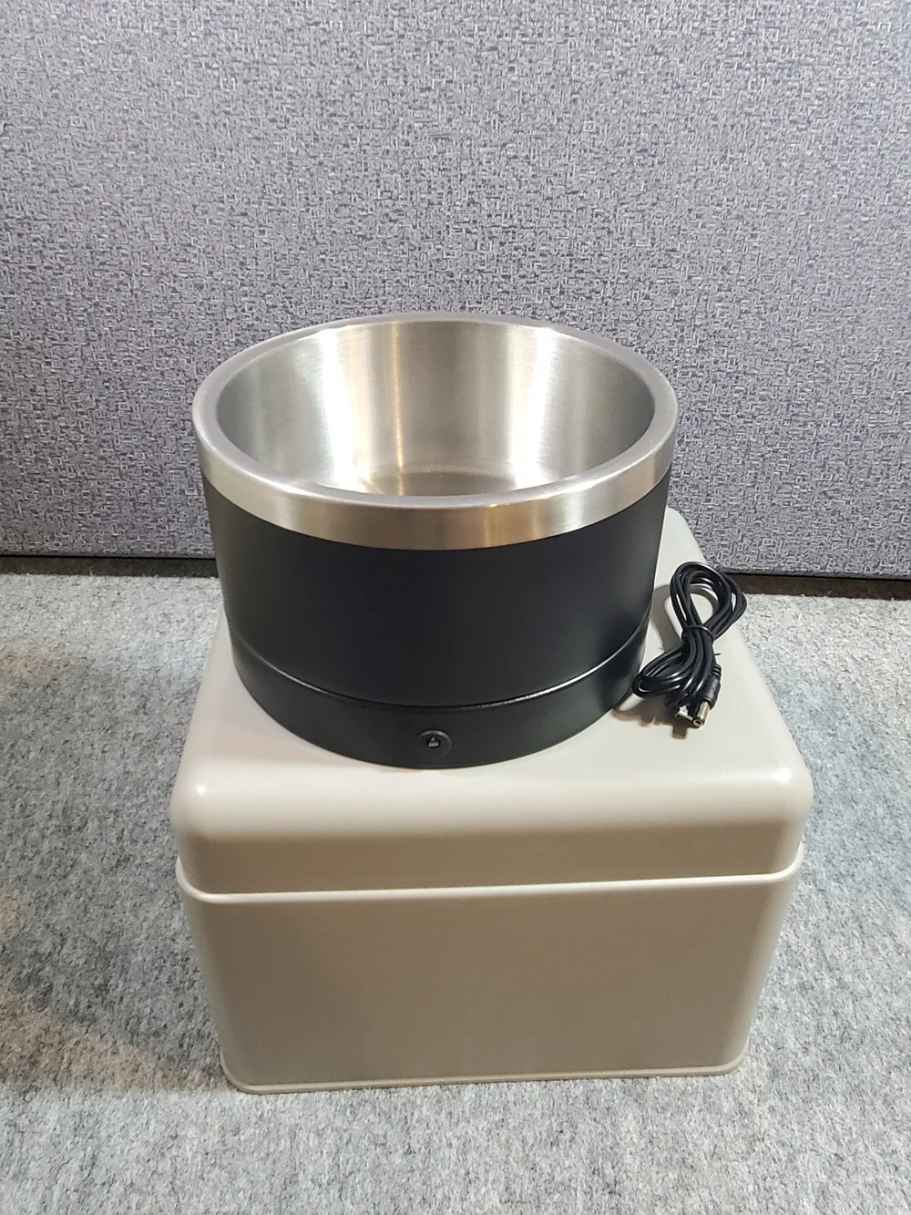 NEW APR Hydrogen Hydrogen Infused Dog Water Bowl
